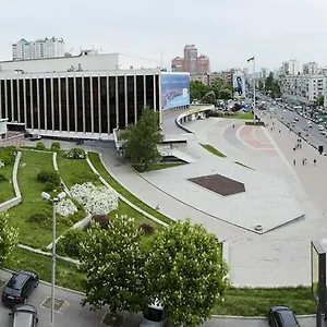 7 Sky On Yevhena Konovaltsia Hotel